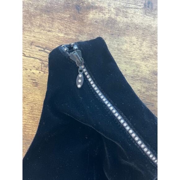 WD NY Womens 10 Black Blouse Velvet One Shoulder Whimsy Goth Stud Accent - Picture 5 of 9